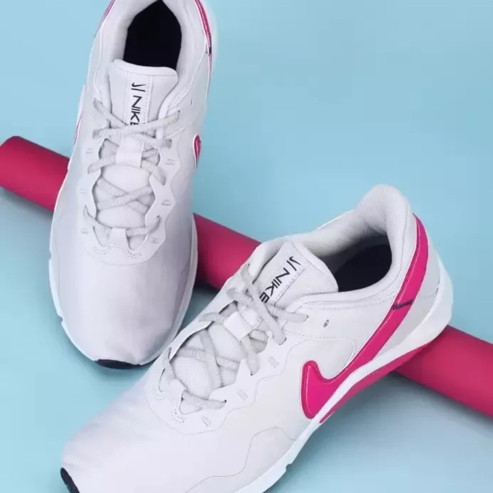 Nike Women's Pink Athletic Shoes